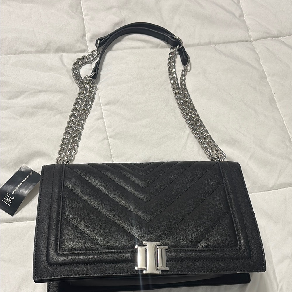 Chic Black Chevron Shoulder Bag with Silver Chain
